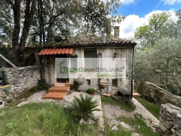 casa indipendente in vendita a Pontecorvo in zona Sant'Oliva