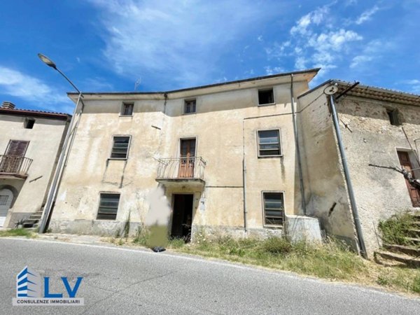 casa indipendente in vendita a Posta Fibreno