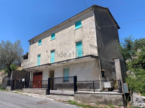 casa indipendente in vendita a Posta Fibreno