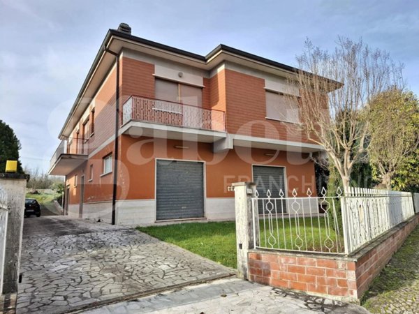 casa indipendente in vendita a Posta Fibreno
