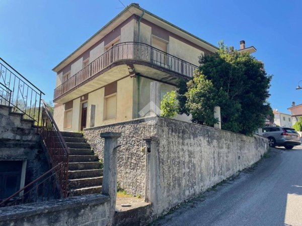 casa indipendente in vendita a Posta Fibreno in zona Tagliata