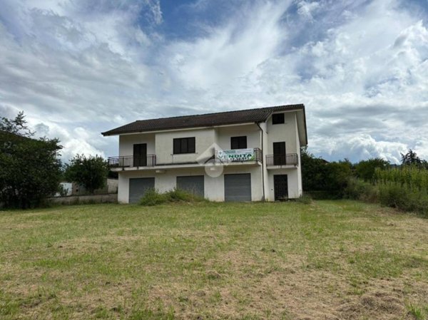 casa indipendente in vendita a Posta Fibreno in zona Camminate