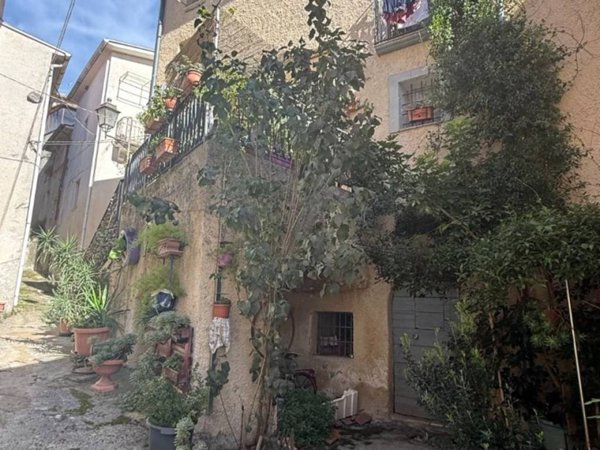 casa indipendente in vendita a Posta Fibreno