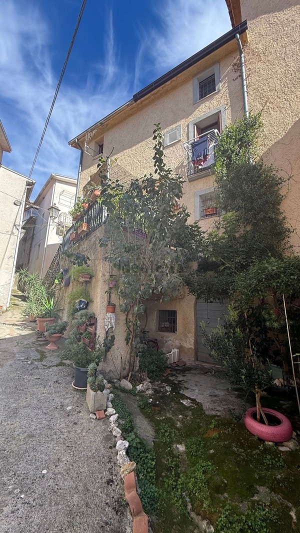 pentavano in vendita a Posta Fibreno