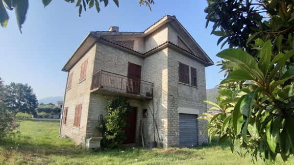 casa indipendente in vendita a Posta Fibreno