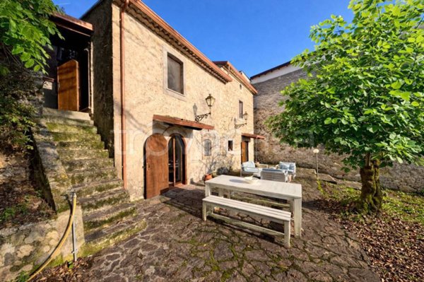 casa indipendente in vendita a Posta Fibreno