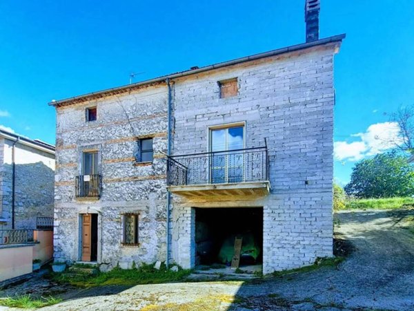 casa indipendente in vendita a Posta Fibreno in zona Casalvittoria