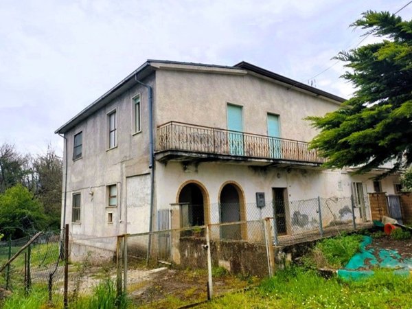 casa indipendente in vendita a Posta Fibreno