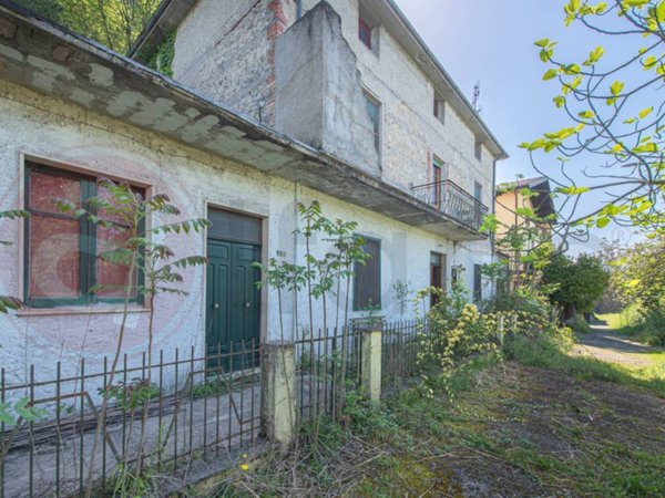 casa indipendente in vendita a Posta Fibreno in zona Pizzone