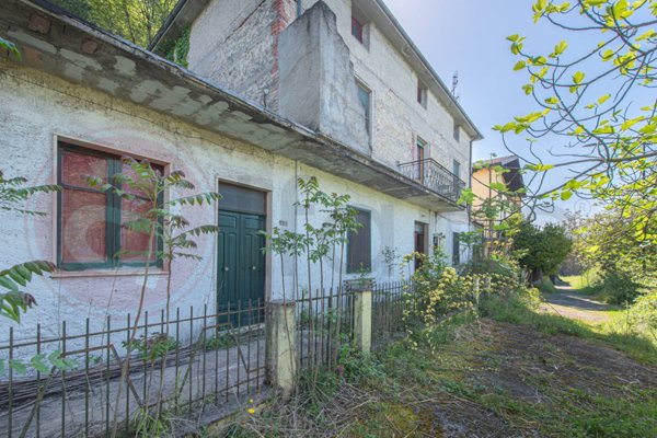 casa indipendente in vendita a Posta Fibreno in zona Pizzone