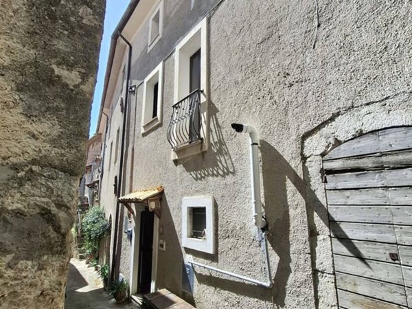 casa indipendente in vendita a Posta Fibreno in zona Tagliata