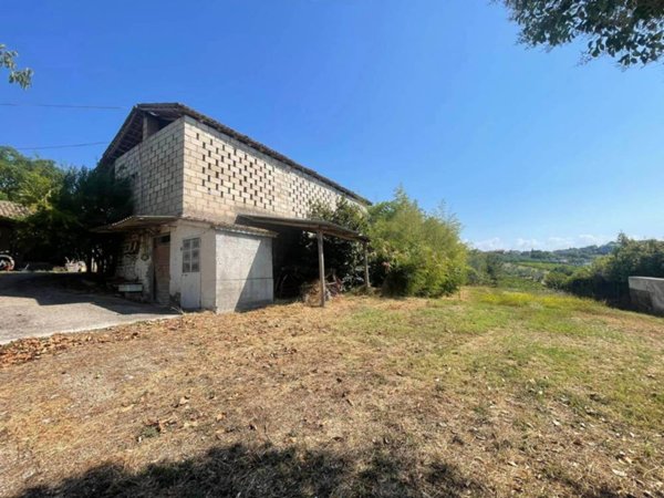 locale di sgombero in vendita a Ripi