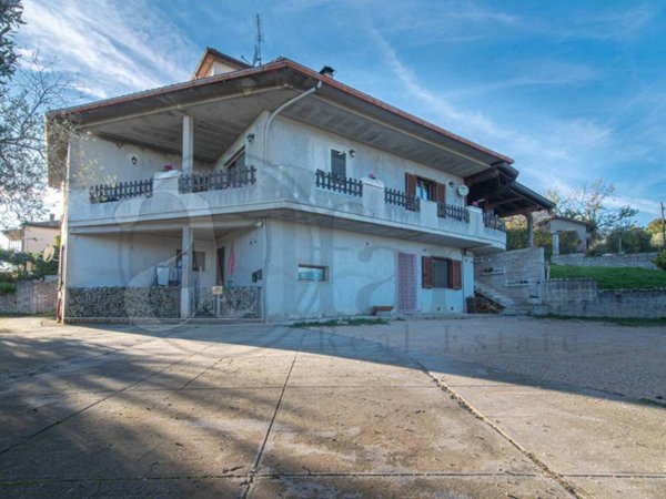 casa indipendente in vendita a Ripi