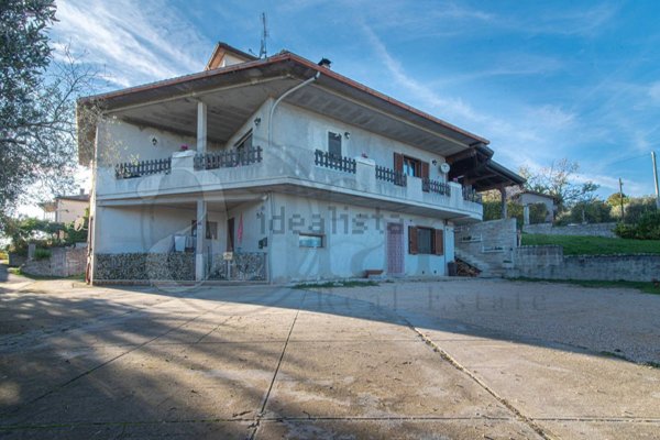 casa indipendente in vendita a Ripi