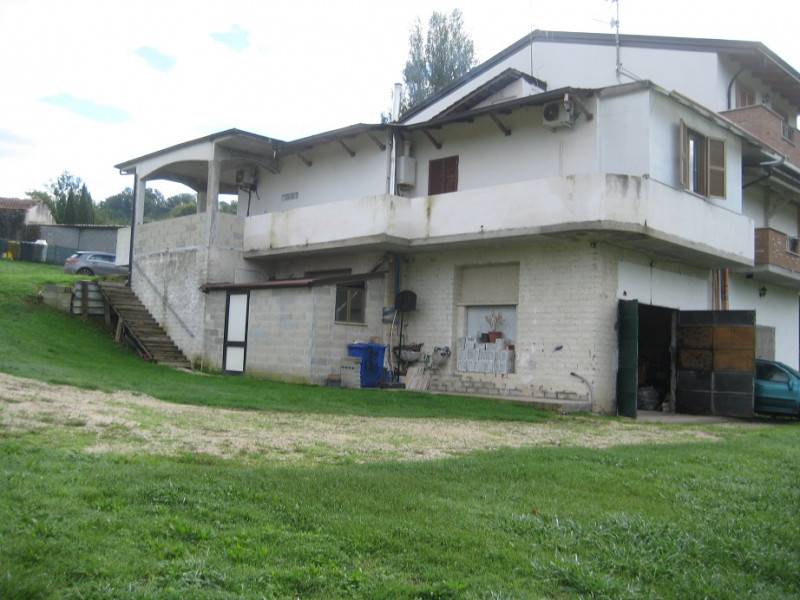 casa indipendente in vendita a Ripi