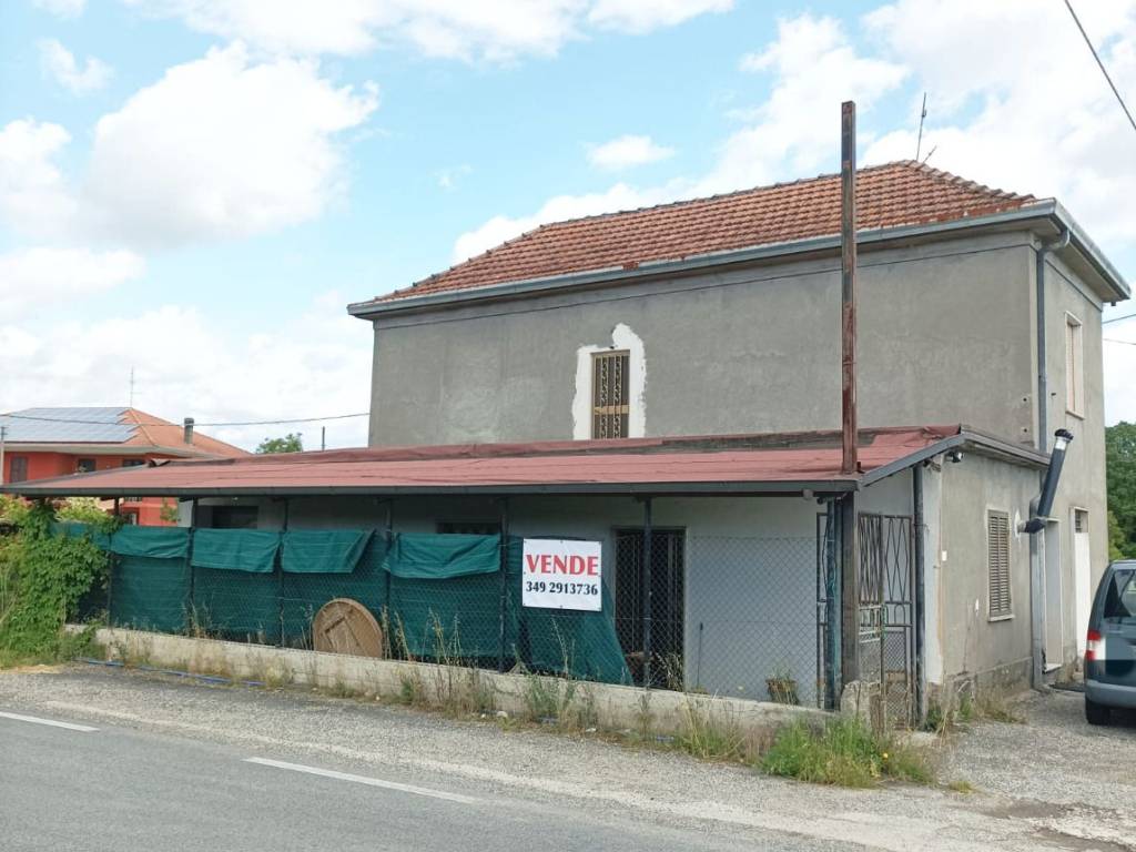 casa indipendente in vendita a Ripi