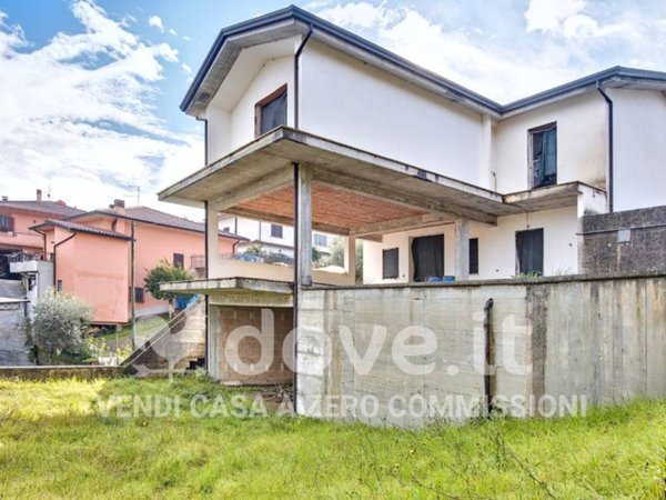 casa indipendente in vendita a Ripi