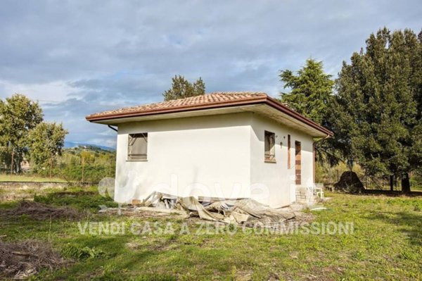 casa indipendente in vendita a Ripi