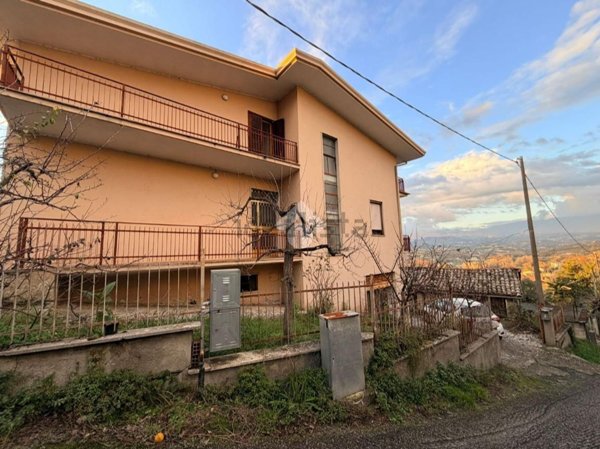 casa indipendente in vendita a Ripi