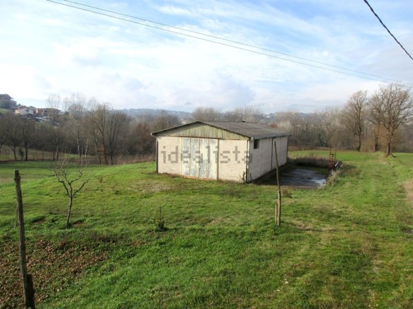 locale di sgombero in vendita a Ripi