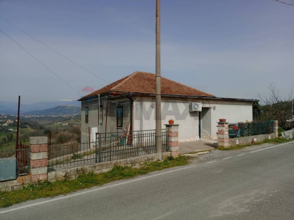 casa indipendente in vendita a Ripi