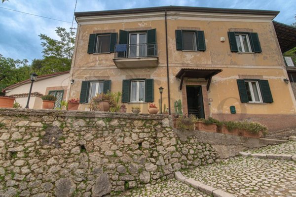 casa indipendente in vendita a Rocca d'Arce