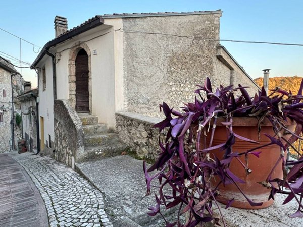 casa indipendente in vendita a Rocca d'Arce