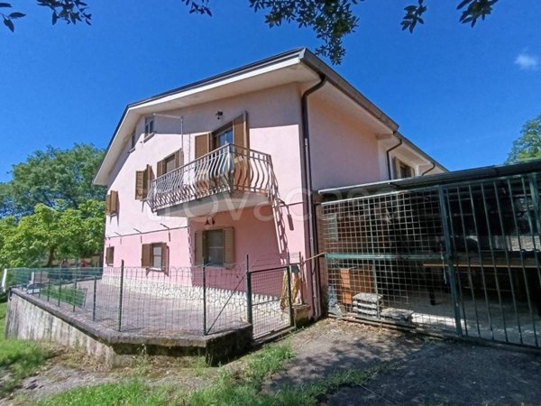 casa indipendente in vendita a Rocca d'Arce