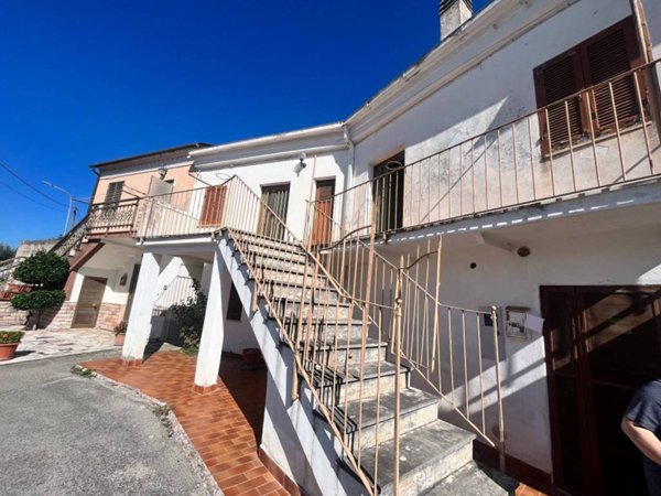 casa indipendente in vendita a Rocca d'Arce in zona Fraioli