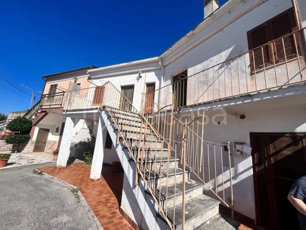 casa indipendente in vendita a Rocca d'Arce in zona Fraioli