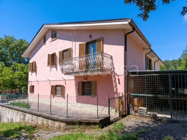 casa indipendente in vendita a Rocca d'Arce