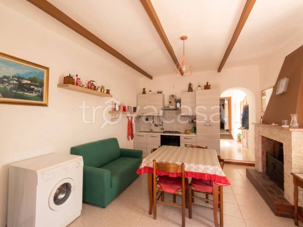 casa indipendente in vendita a Rocca d'Arce