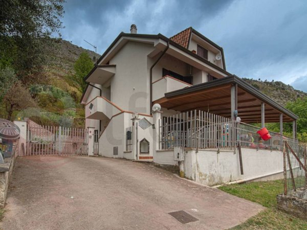 casa indipendente in vendita a Roccasecca