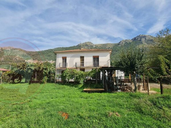 casa indipendente in vendita a Roccasecca in zona Caprile