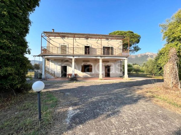 casa indipendente in vendita a Roccasecca in zona Stazione