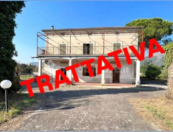 casa indipendente in vendita a Roccasecca in zona Stazione