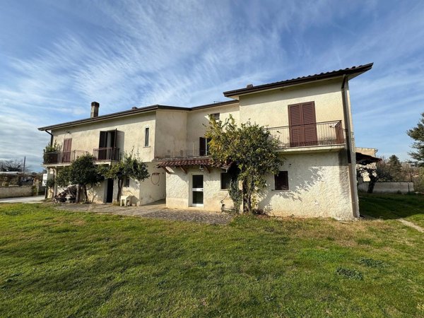 casa semindipendente in vendita a Roccasecca