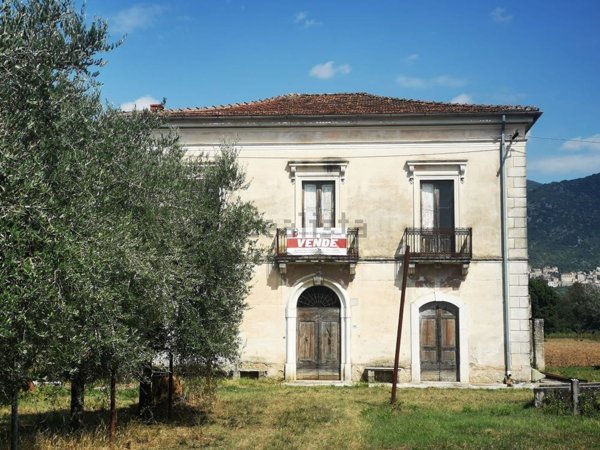 casa indipendente in vendita a Roccasecca