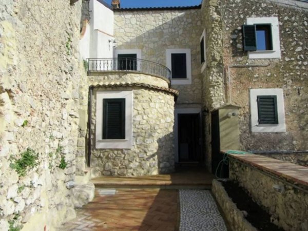casa indipendente in vendita a Roccasecca