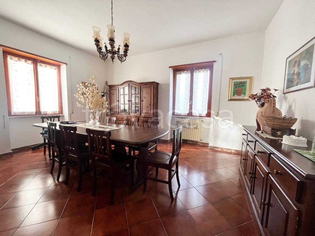 casa indipendente in vendita a Roccasecca in zona Stazione