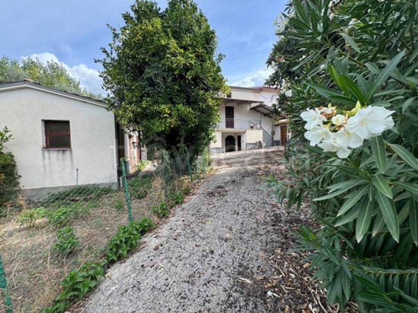 casa indipendente in vendita a Roccasecca