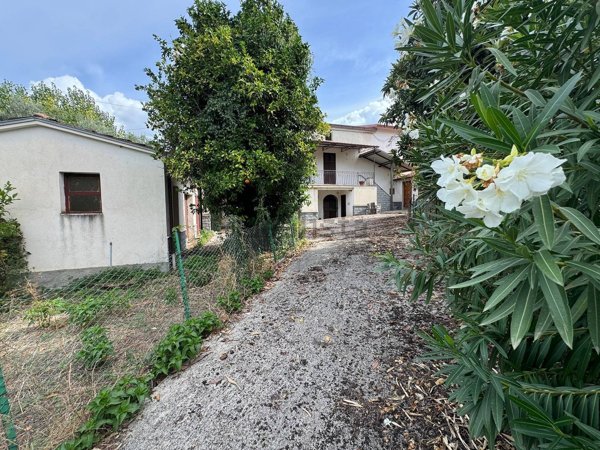 casa indipendente in vendita a Roccasecca