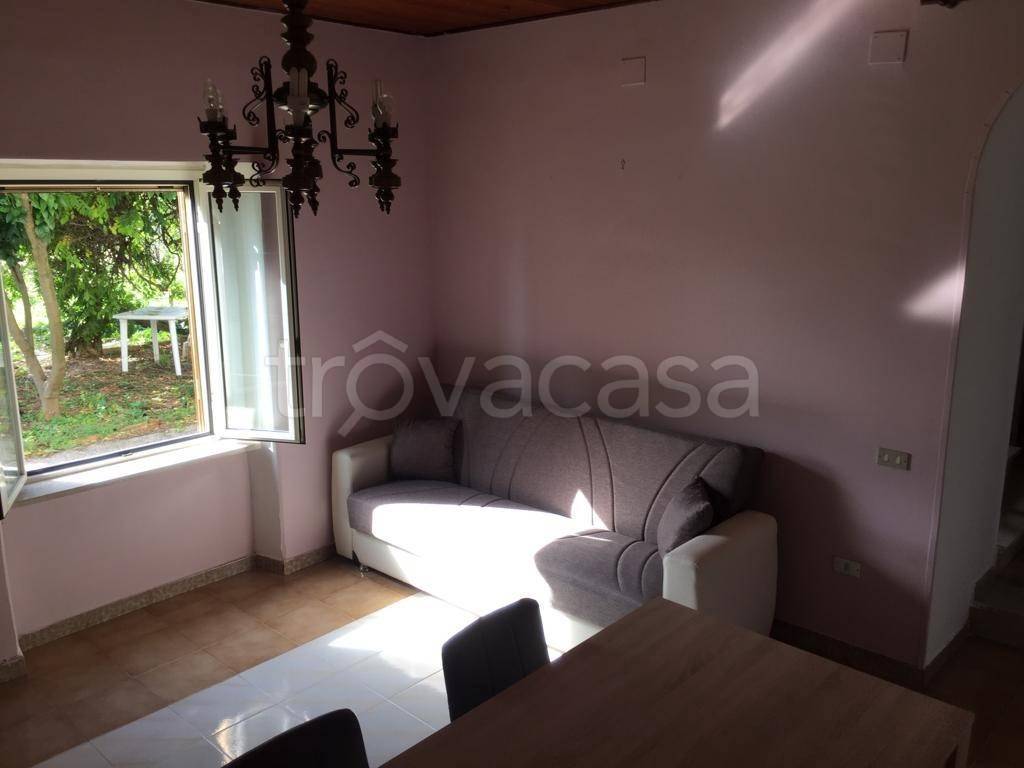 casa indipendente in vendita a Roccasecca in zona Stazione