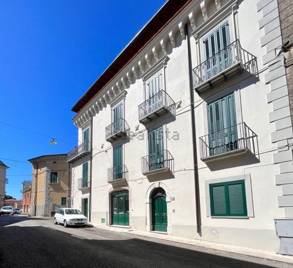 appartamento in vendita a Roccasecca in zona Castello