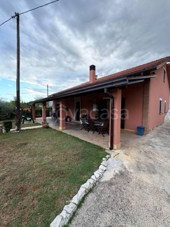 casa indipendente in vendita a Roccasecca in zona Stazione
