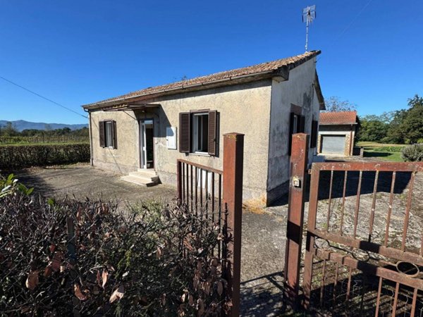 casa indipendente in vendita a Roccasecca in zona Stazione