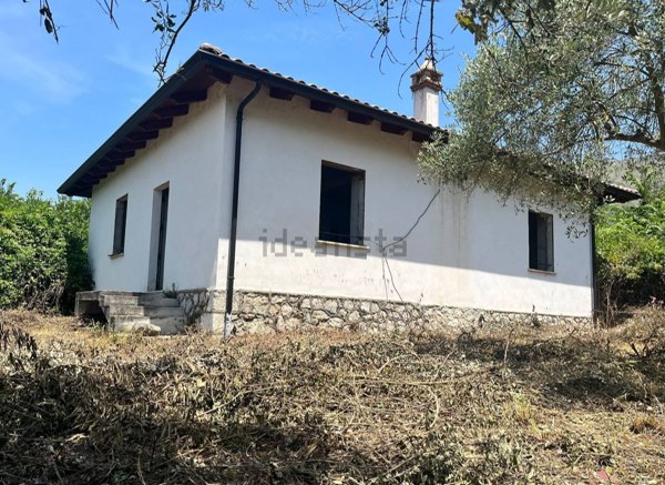 casa indipendente in vendita a Roccasecca