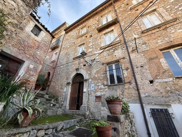 casa indipendente in vendita a Roccasecca in zona Caprile