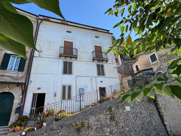 casa indipendente in vendita a Roccasecca in zona Castello