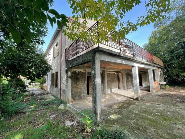 casa indipendente in vendita a Roccasecca in zona Stazione